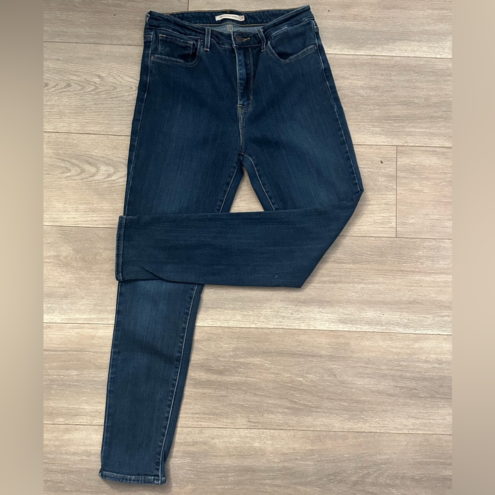 Levi’s High Waisted Skinny Jeans, Size 29. Lightly worn.